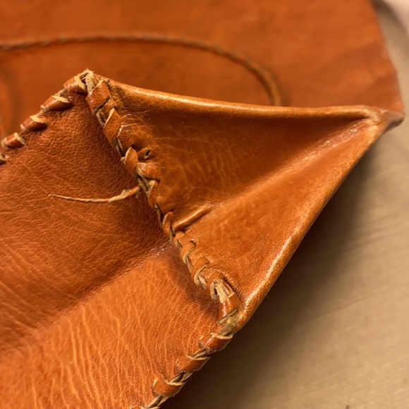 Handmade all leather vintage shoulder tote - Picture 5 of 13